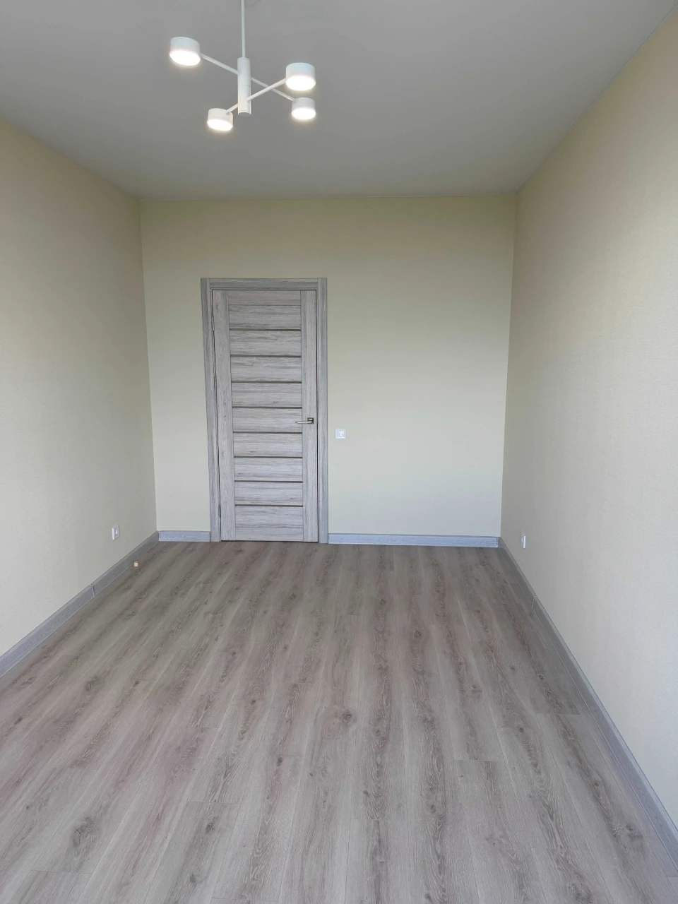 Продаж 2к квартири з ремонтом, ЖК "Авеню 42",РОЗСТРОЧКА, дер