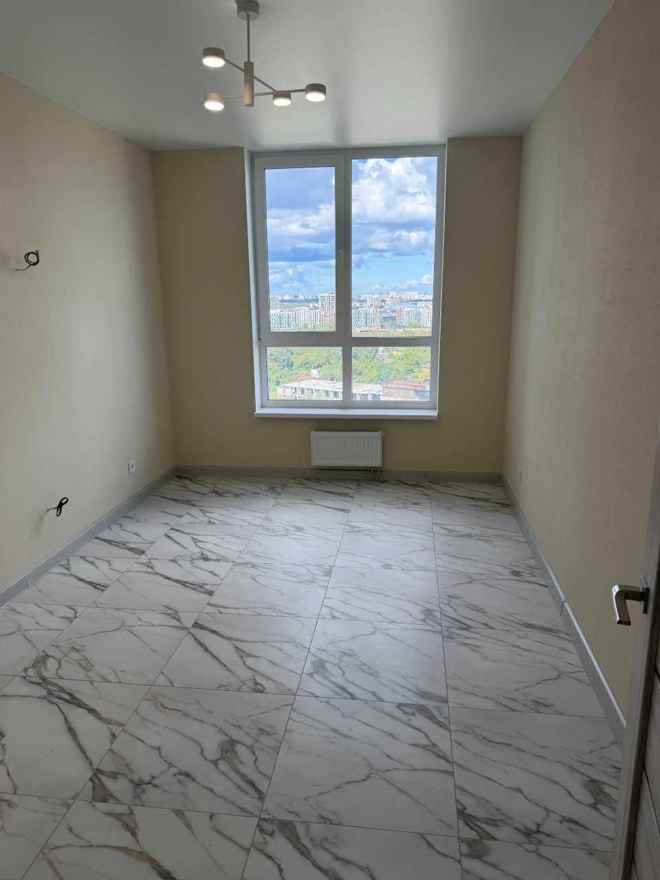 Продаж 2к квартири з ремонтом, ЖК "Авеню 42",РОЗСТРОЧКА, дер