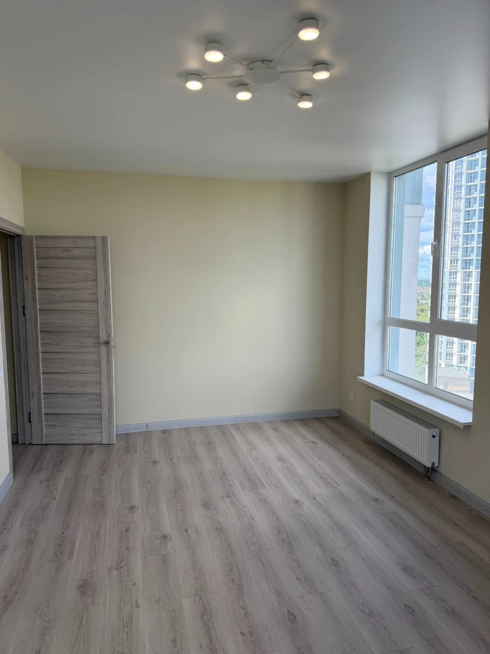 Продаж 2к квартири з ремонтом, ЖК "Авеню 42",РОЗСТРОЧКА, дер