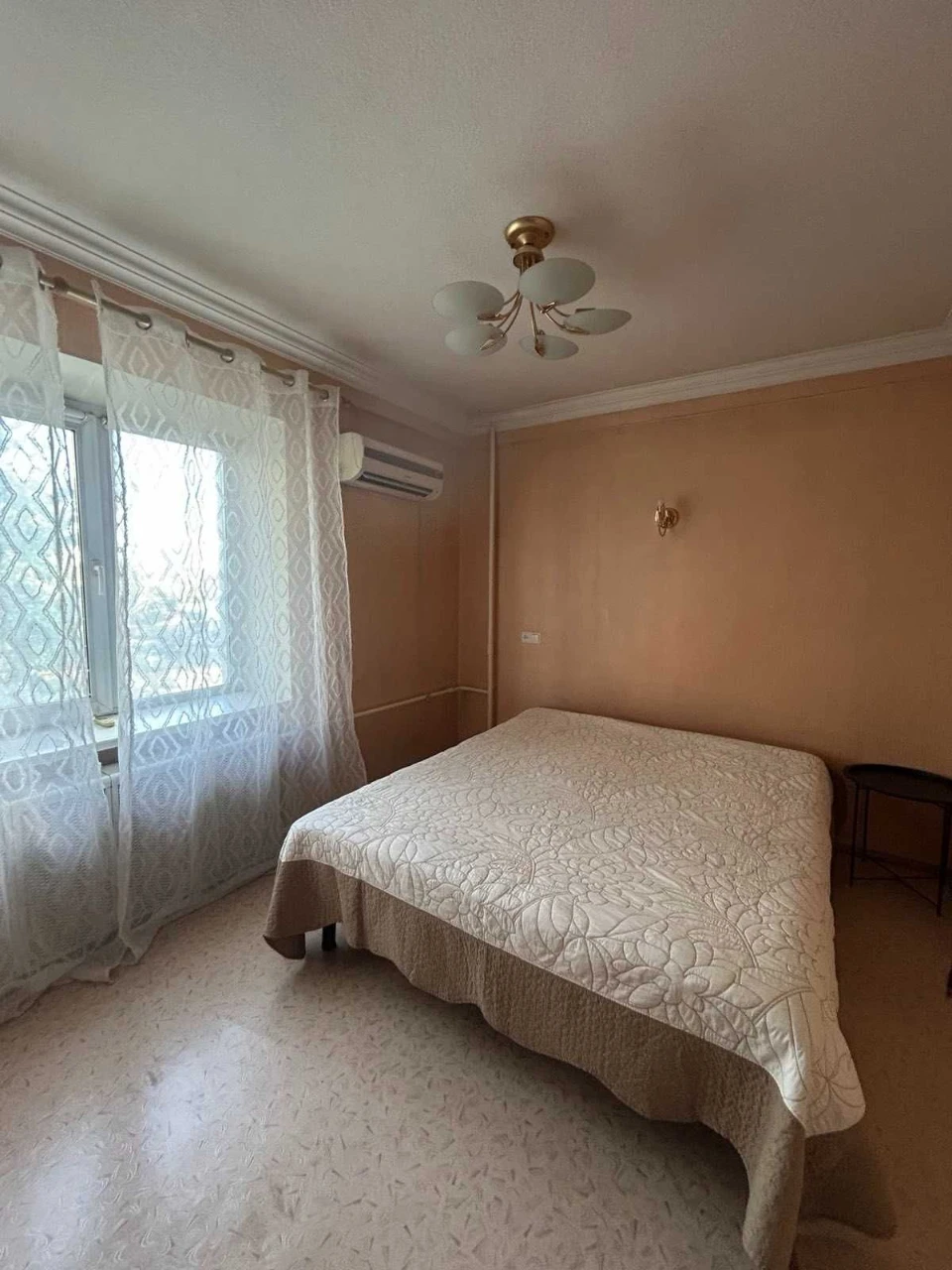 Продається 2-к квартира, центр, 2 хвилини від метро КПІ