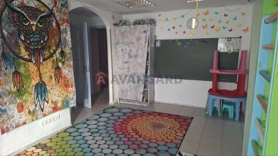 Квартира 55.3 кв.м./1/5 поверх/ Під ремонт-чистий простір дл