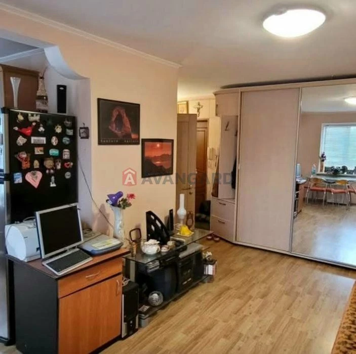 2-room apartment on Peremohy St. • 4th floor • Best location