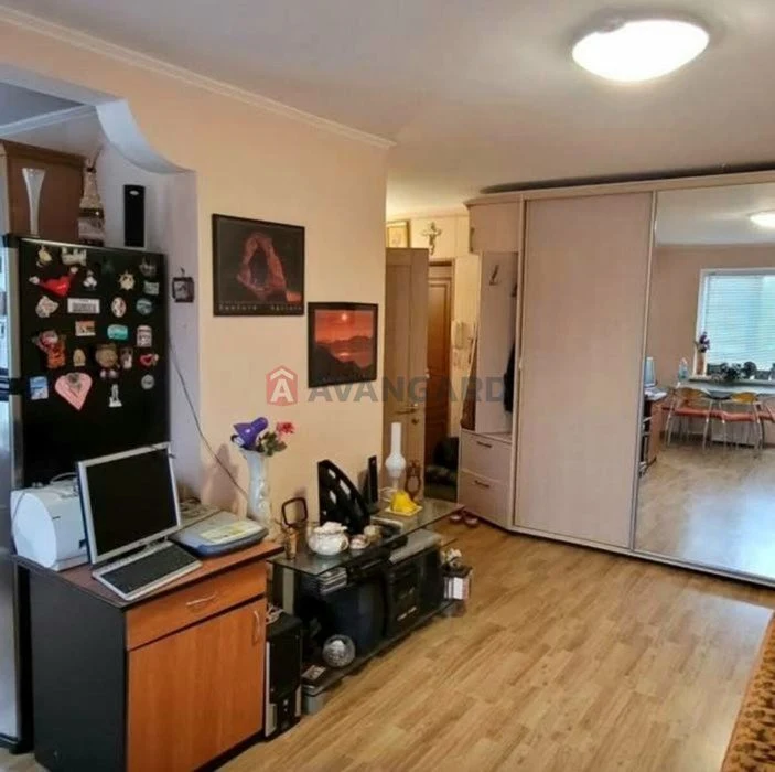 2-room apartment on Peremohy St. • 4th floor • Best location