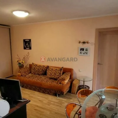 2-room apartment on Peremohy St. • 4th floor • Best location