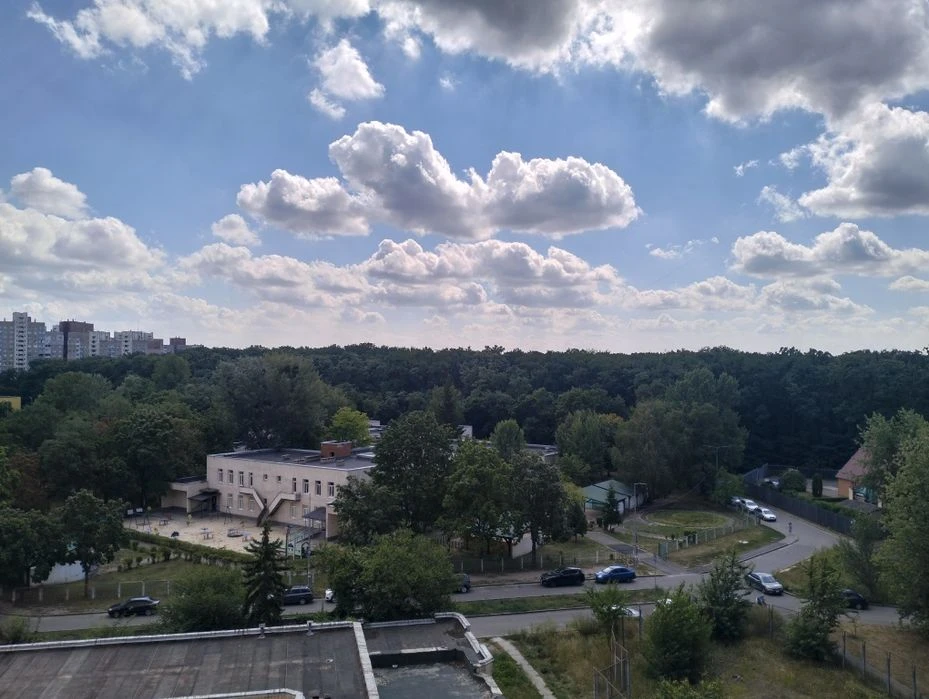 Продаж 3 кімнатної квартири біля м. Теремки!