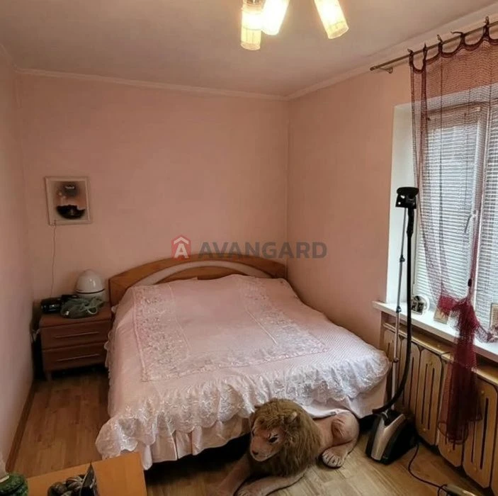 2-room apartment on Peremohy St. • 4th floor • Best location