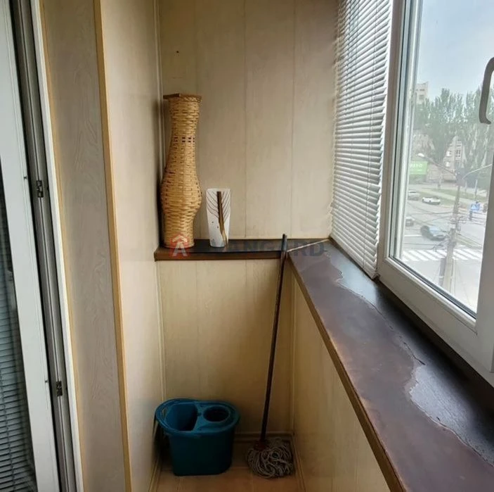 2-room apartment on Peremohy St. • 4th floor • Best location