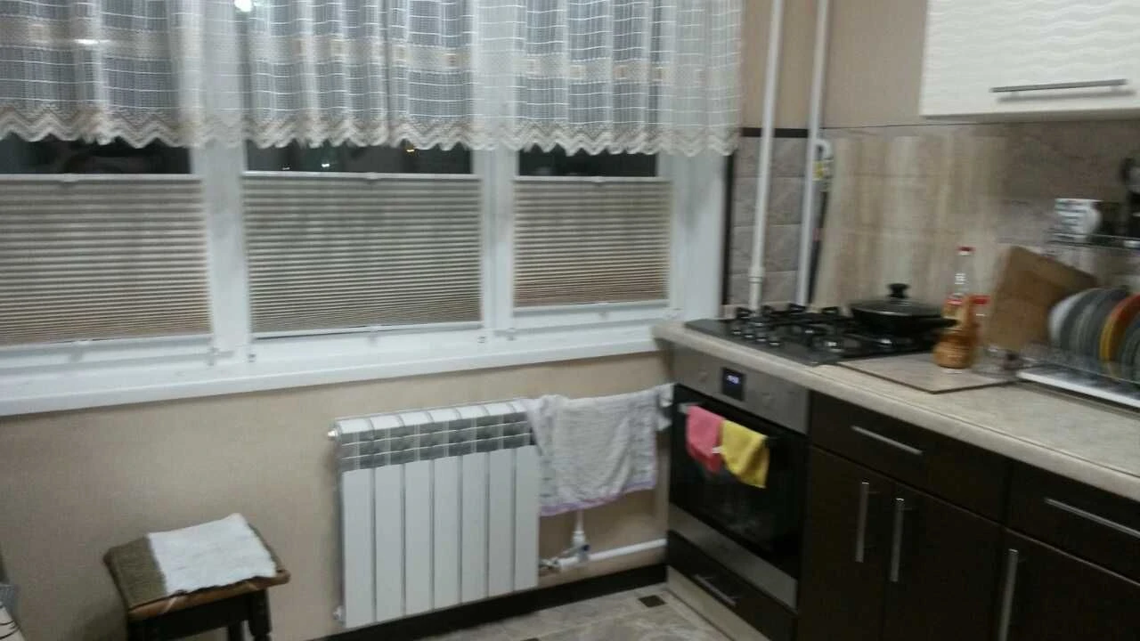 Продам 3 кімнатну квартиру , Оболонь, вул.Прирічна 19.
