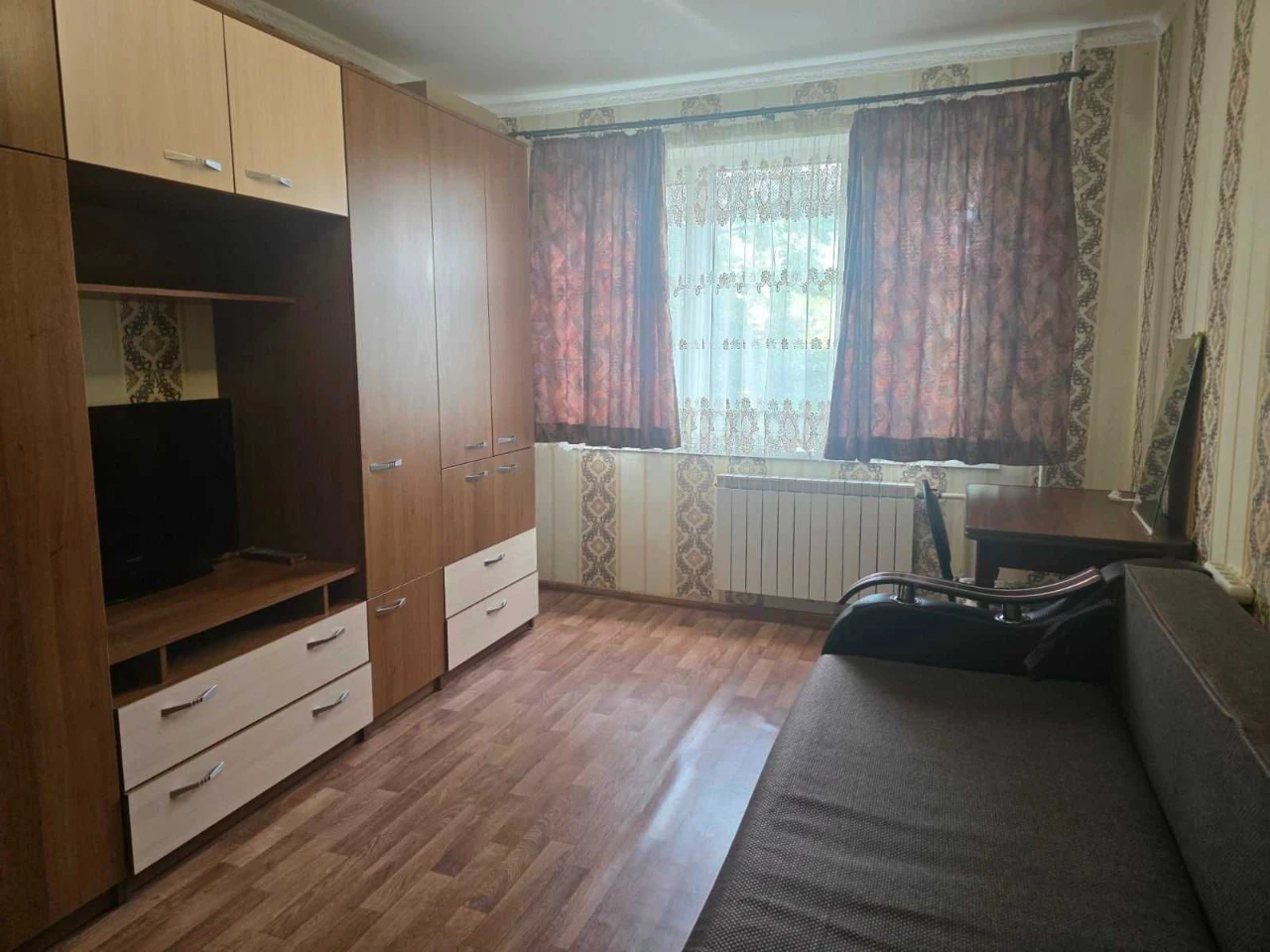 Продам 3 кімнатну квартиру , Оболонь, вул.Прирічна 19.