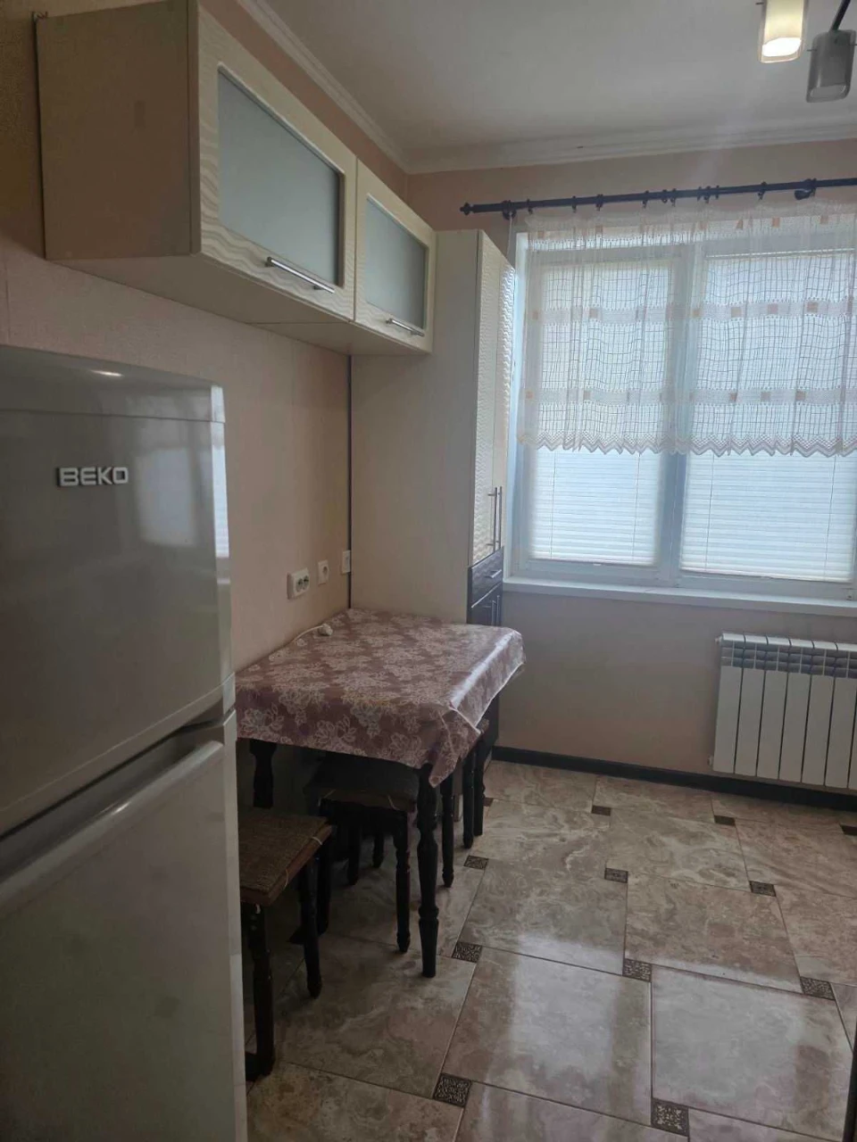 Продам 3 кімнатну квартиру , Оболонь, вул.Прирічна 19.