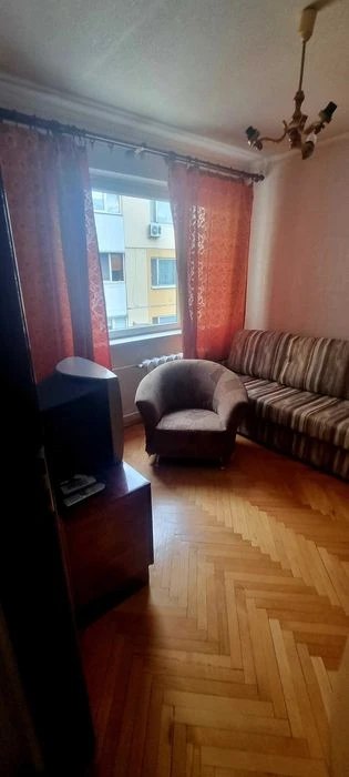 Затишна 3-кім. в одному з найприємніших куточків Києва - Кад