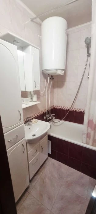 Затишна 3-кім. в одному з найприємніших куточків Києва - Кад