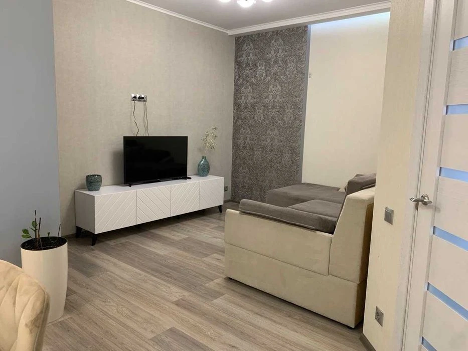 Продаж 1 кім квартири, ЖК 4 Сезони, Максимовича 3Д, М. Васил