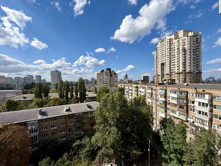 Продаж квартири Солом'янська 20-В / Солом'янка / Шаповала /