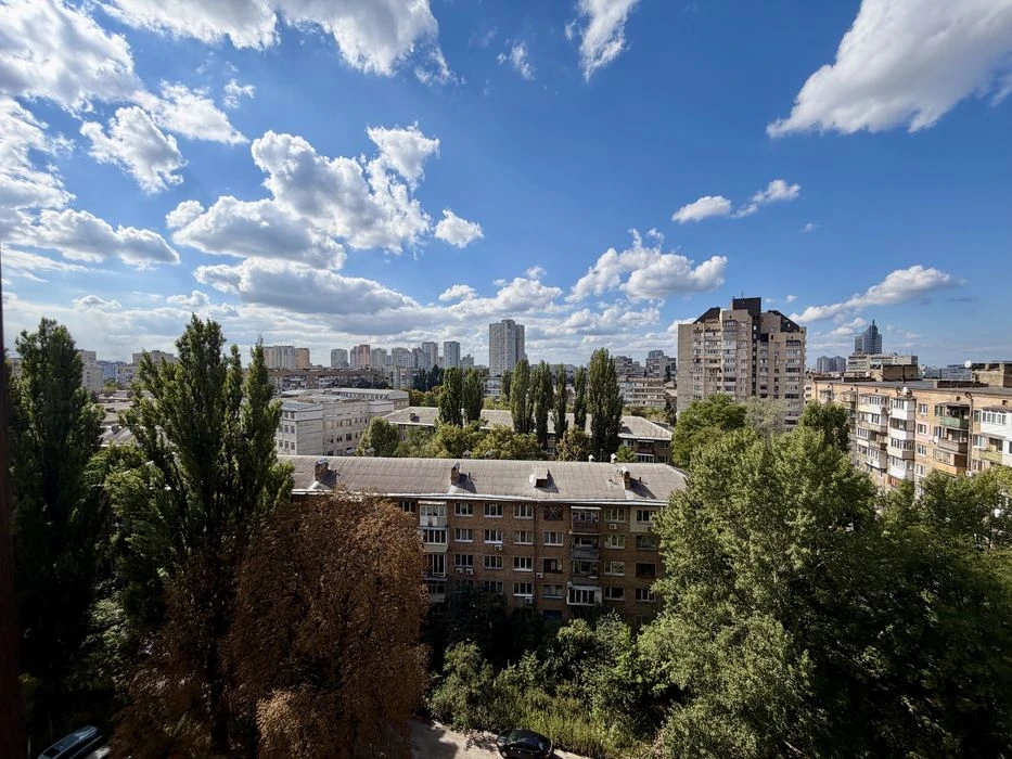 Продаж квартири Солом'янська 20-В / Солом'янка / Шаповала /