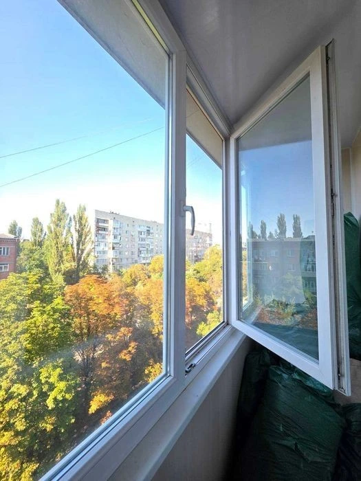 Продам 3х кім. квартиру, вул. Юлії Здановської, 29, Голосіїв
