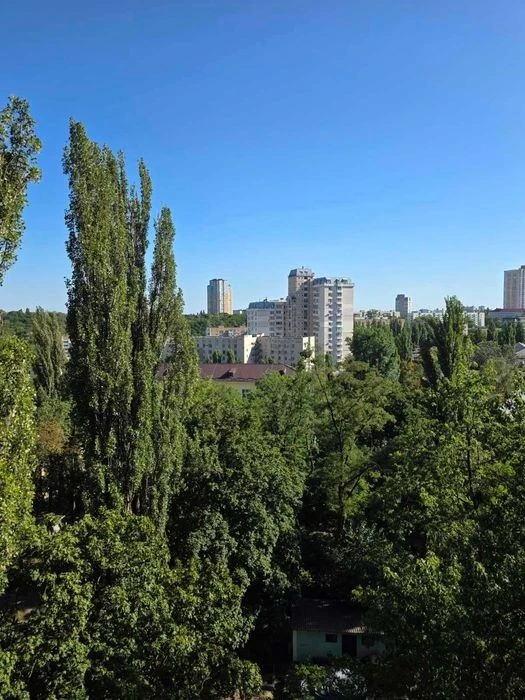 Продам 3х кім. квартиру, вул. Юлії Здановської, 29, Голосіїв