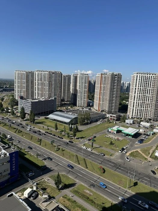 ЖК Корона м. Осокорки 2-кім. з ремонтом, меблями.