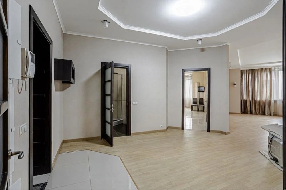 Продаж / Квартира  Київ, Печерський район, бул. Лесі Українк