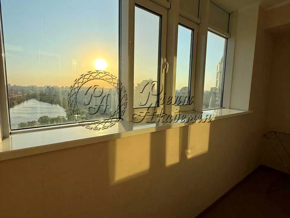 Квартира. Київ, Оболонська набережна вул., 1, к1 / 1, к