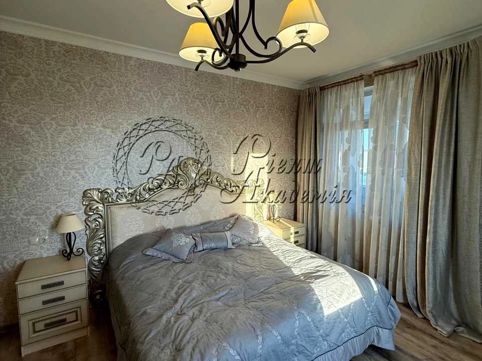 Квартира. Київ, Оболонська набережна вул., 1, к1 / 1, к