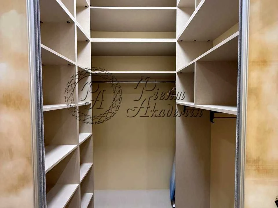 Квартира. Київ, Оболонська набережна вул., 1, к1 / 1, к