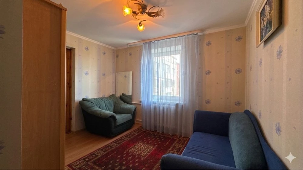 Простора 3-кімнатна квартира 82 м² з ремонтом на Фурманова —