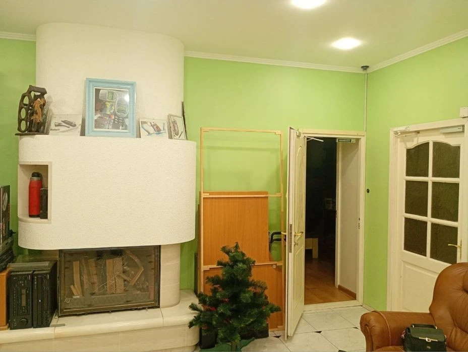 Продаж. 3к кв. Cталінка. 124м2. Ремонт. Поруч інститут МВ.