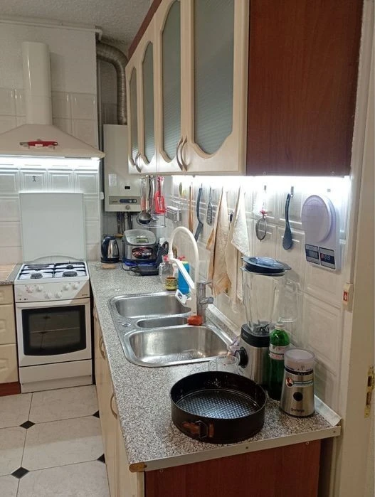 Продаж. 3к кв. Cталінка. 124м2. Ремонт. Поруч інститут МВ.