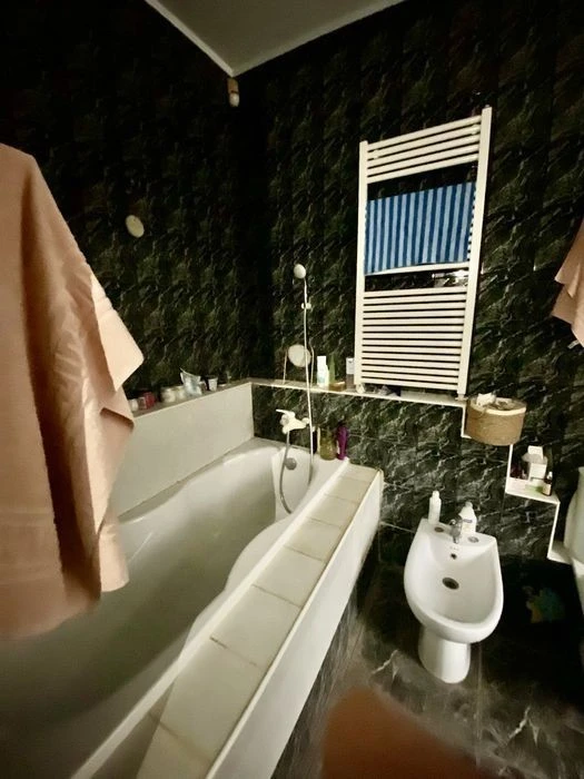 Продаж. 3к кв. Cталінка. 124м2. Ремонт. Поруч інститут МВ.
