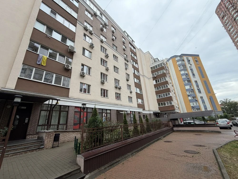 Квартира з терасою + паркінг, стеля 3м