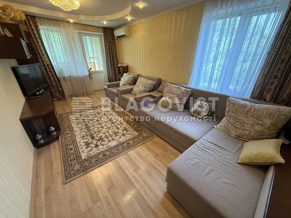 Продаж 3-х кімнтаної квартири 68м2 вул.Булаховського Академі