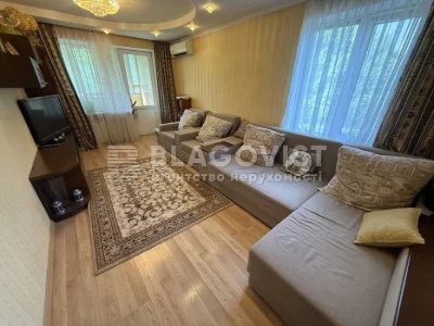 Продаж 3-х кімнтаної квартири 68м2 вул.Булаховського Академі