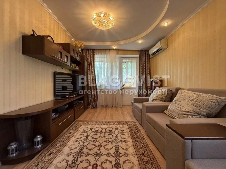 Продаж 3-х кімнтаної квартири 68м2 вул.Булаховського Академі
