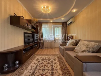 Продаж 3-х кімнтаної квартири 68м2 вул.Булаховського Академі