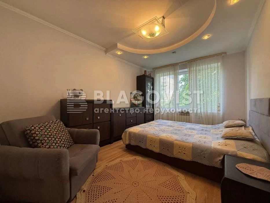 Продаж 3-х кімнтаної квартири 68м2 вул.Булаховського Академі