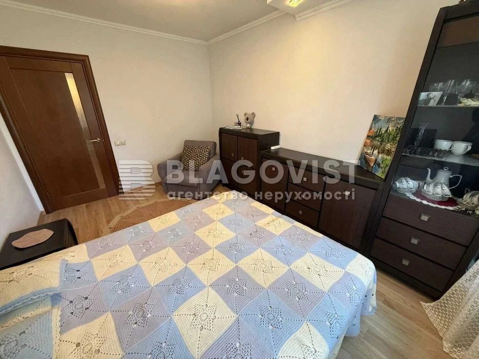 Продаж 3-х кімнтаної квартири 68м2 вул.Булаховського Академі