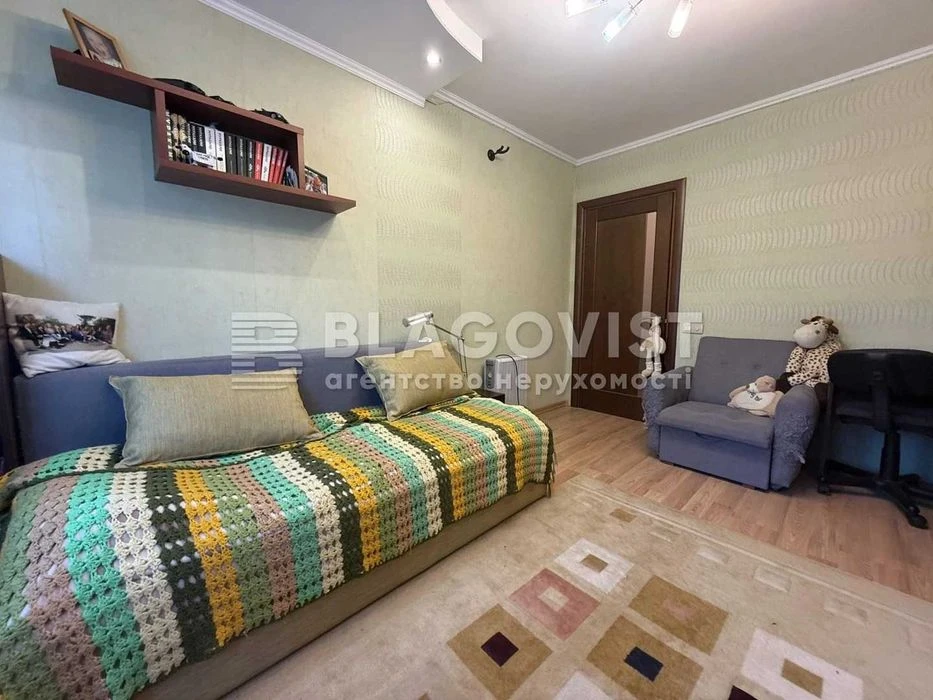 Продаж 3-х кімнтаної квартири 68м2 вул.Булаховського Академі
