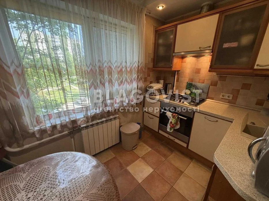 Продаж 3-х кімнтаної квартири 68м2 вул.Булаховського Академі