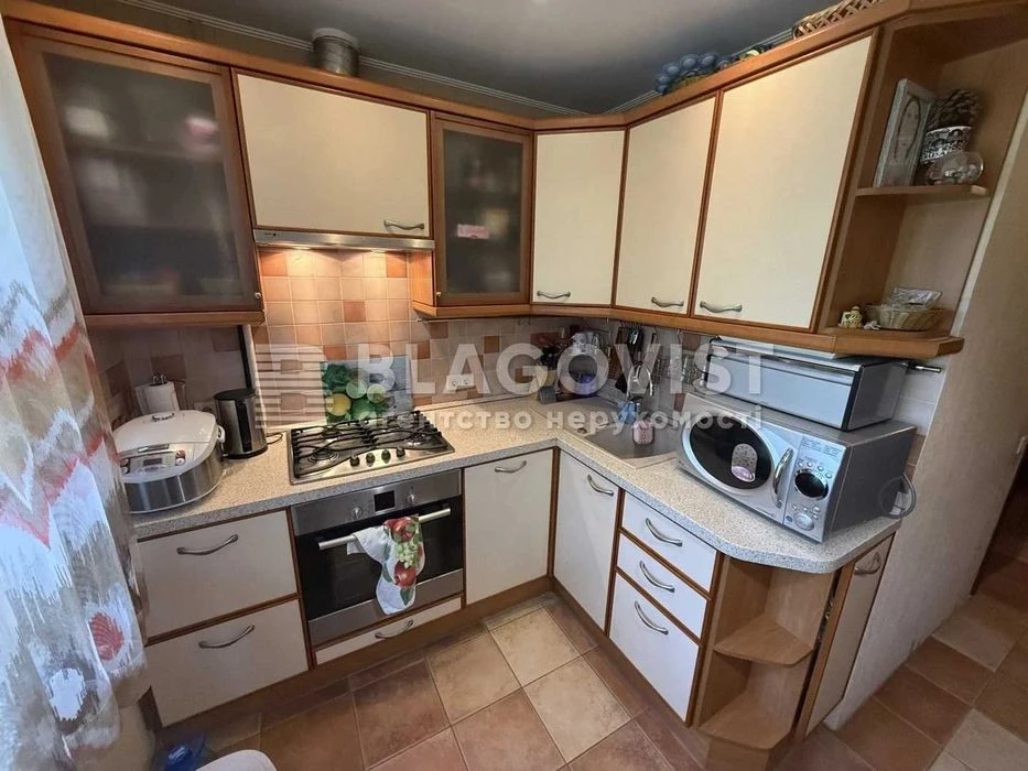 Продаж 3-х кімнтаної квартири 68м2 вул.Булаховського Академі