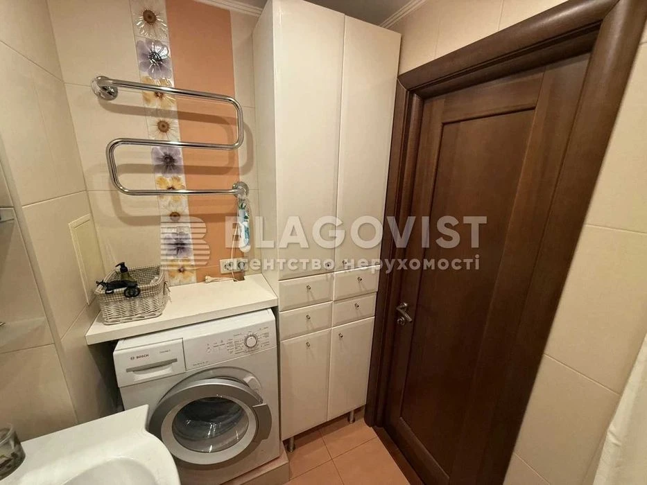 Продаж 3-х кімнтаної квартири 68м2 вул.Булаховського Академі