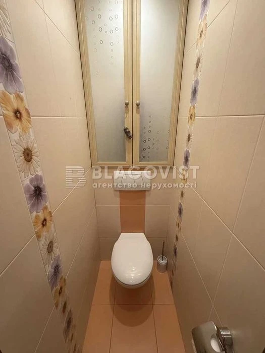 Продаж 3-х кімнтаної квартири 68м2 вул.Булаховського Академі