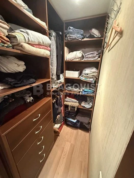 Продаж 3-х кімнтаної квартири 68м2 вул.Булаховського Академі