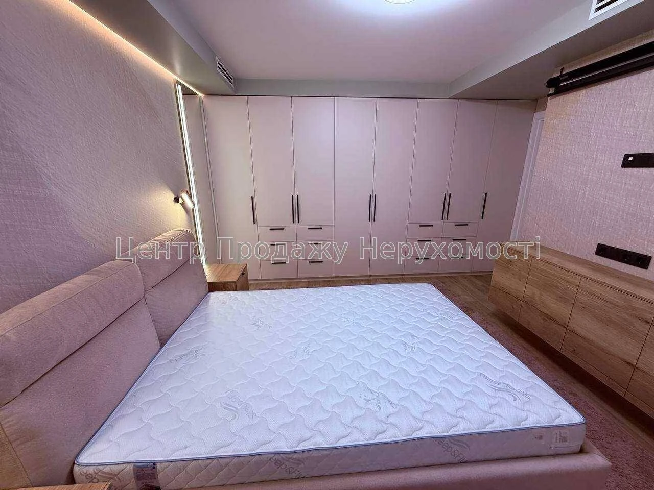 Продаж 3-кімн. квартири 59. 4 м², 2/5 эт, Київ – чудовий вар