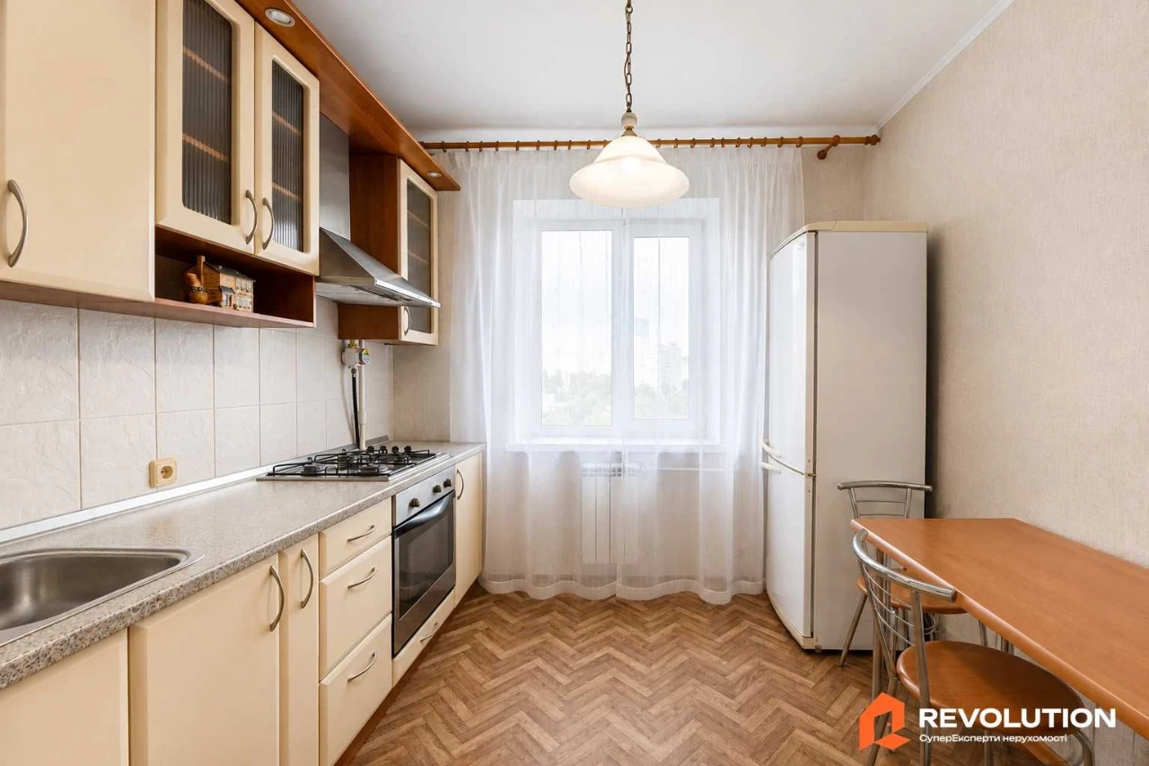 Без комісії. Продаж 3к квартири 70.9м2, вул.Тростянецька 3 Д