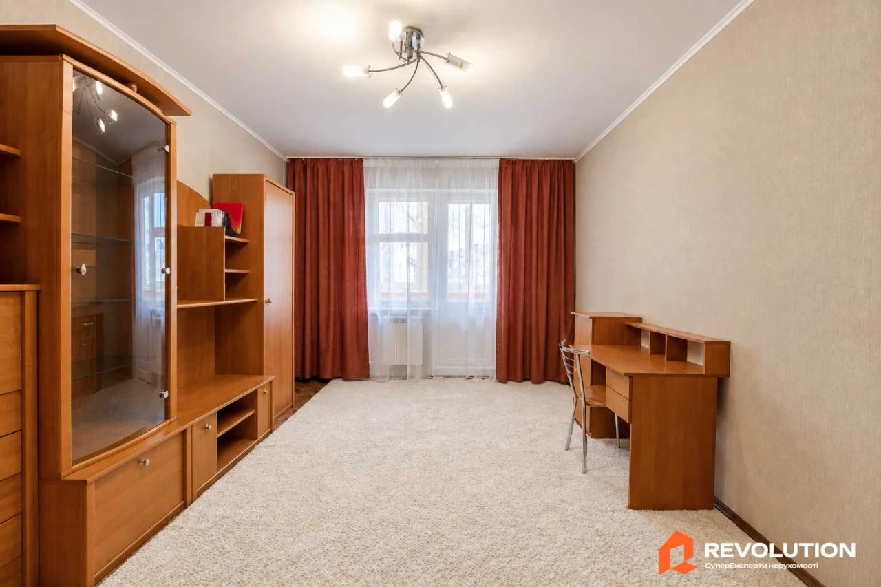 Без комісії. Продаж 3к квартири 70.9м2, вул.Тростянецька 3 Д