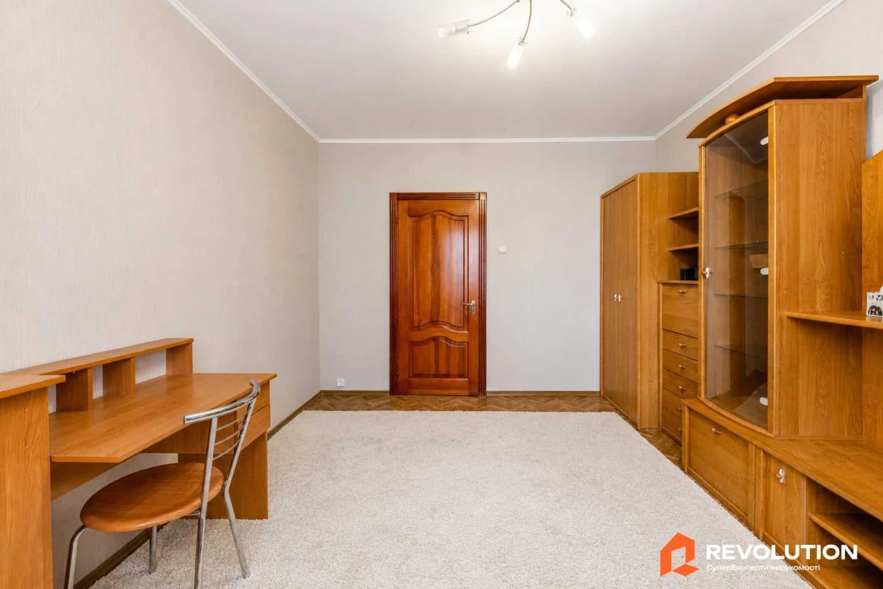 Без комісії. Продаж 3к квартири 70.9м2, вул.Тростянецька 3 Д