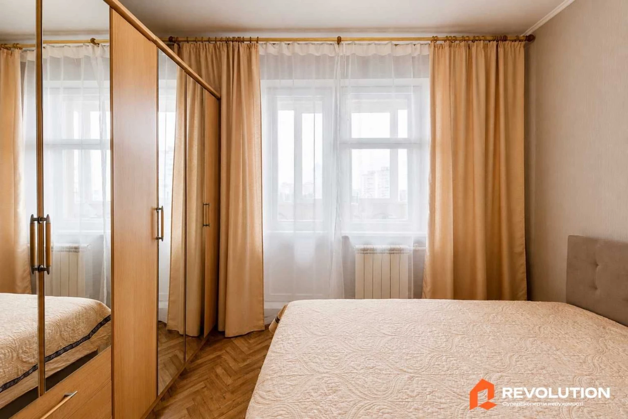 Без комісії. Продаж 3к квартири 70.9м2, вул.Тростянецька 3 Д