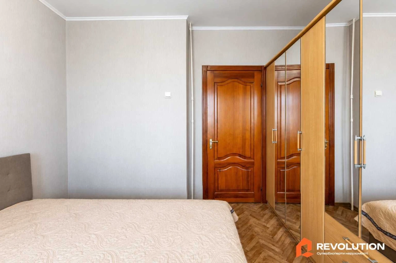 Без комісії. Продаж 3к квартири 70.9м2, вул.Тростянецька 3 Д