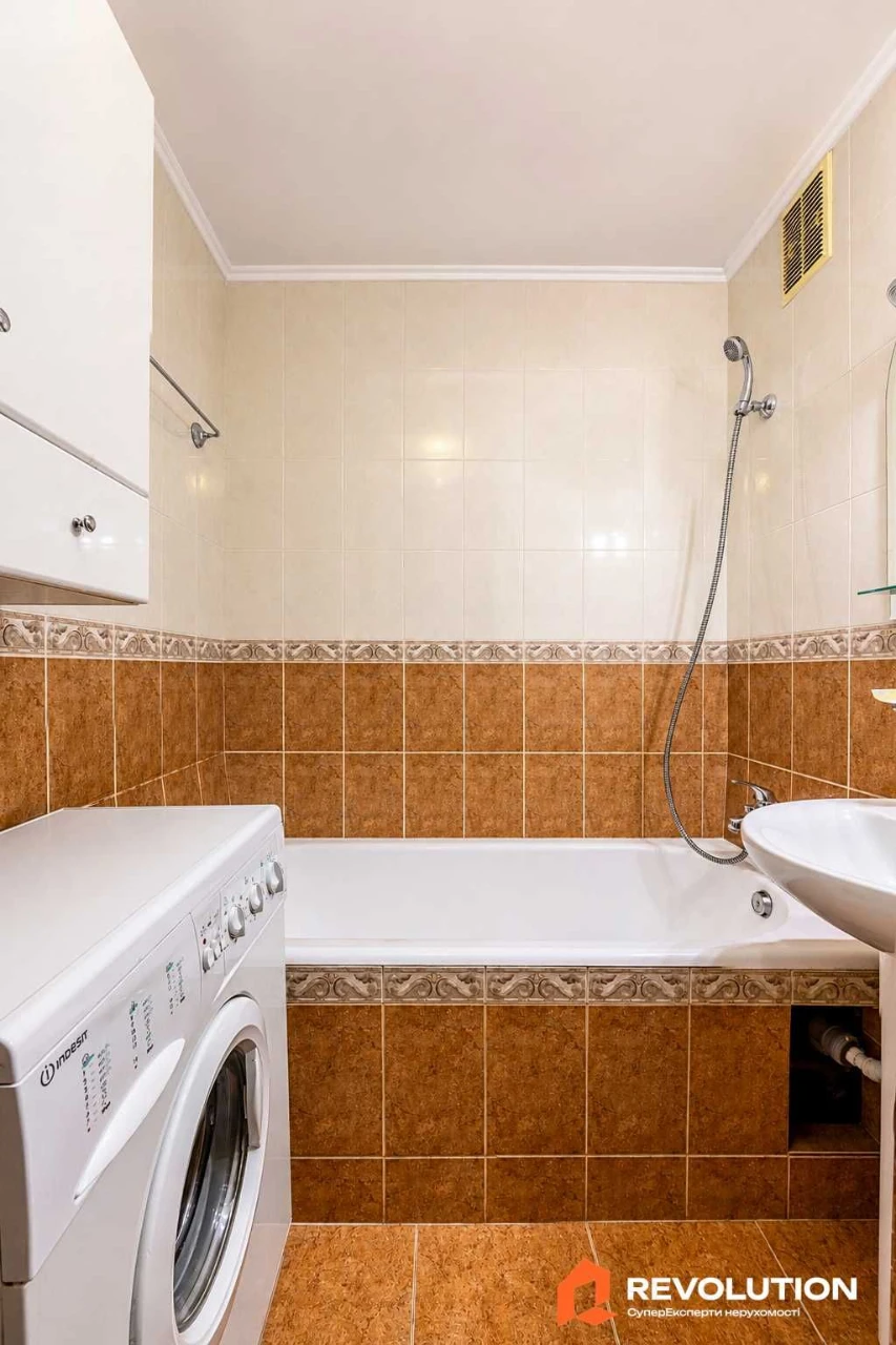 Без комісії. Продаж 3к квартири 70.9м2, вул.Тростянецька 3 Д